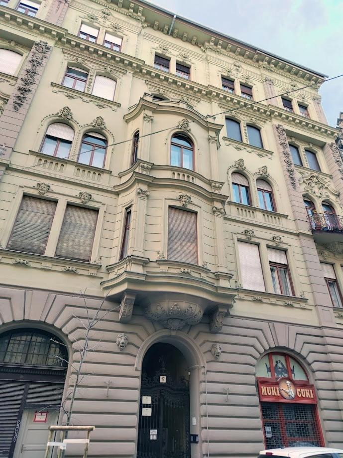 Hi!5 Spacious Apartment Budapest Palotanegyed ภายนอก รูปภาพ